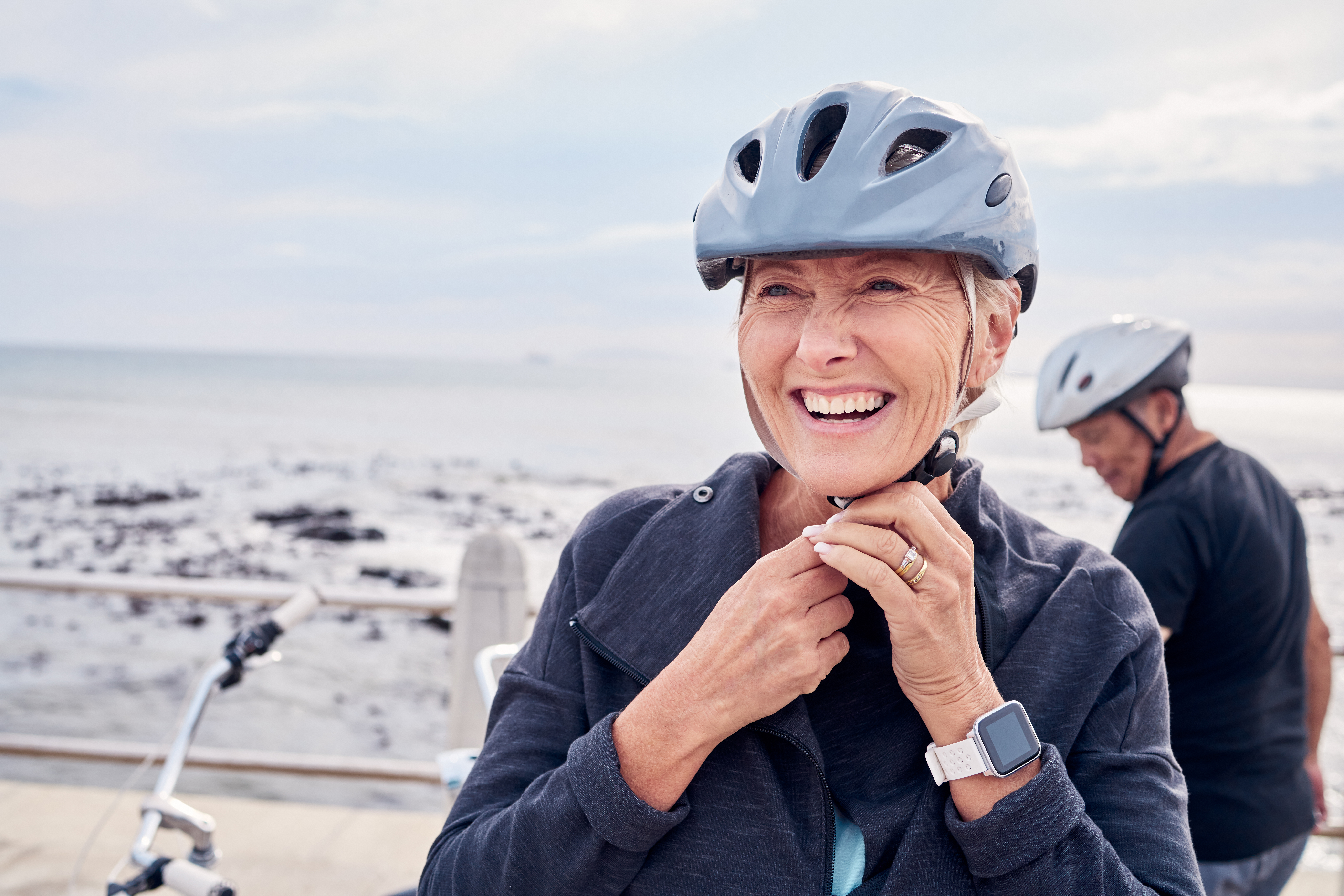 femme-velo-casque-infiltrations